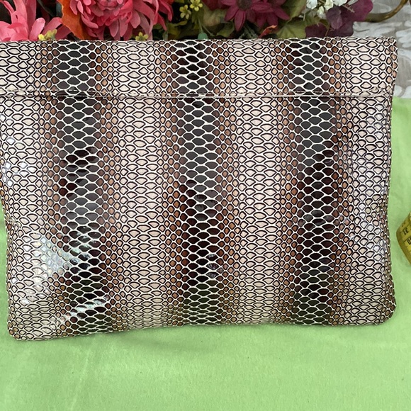 Snake print clutch bag , man made material never used from smoking free home. - Picture 3 of 9